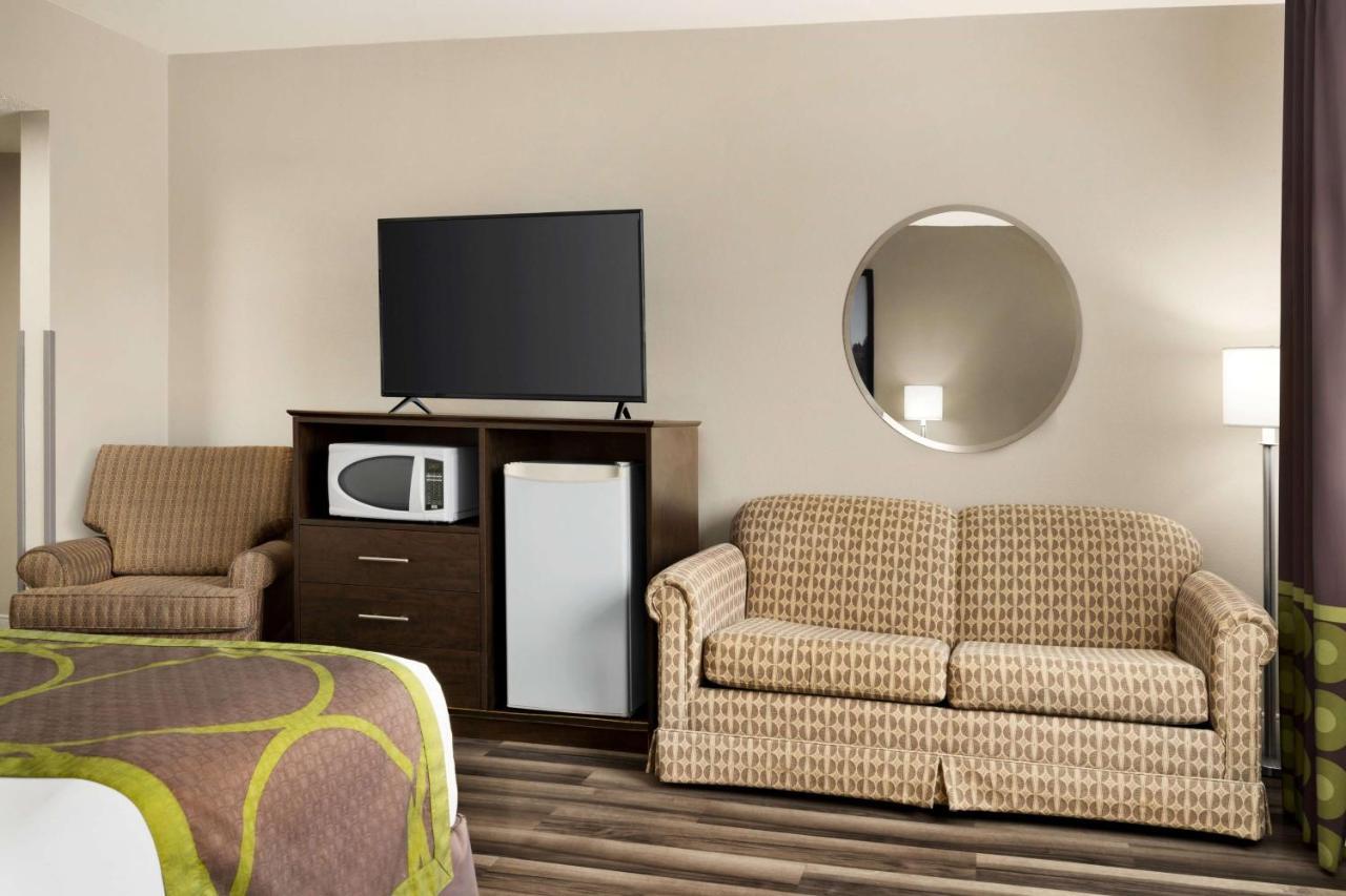 Hotel Super 8 By Wyndham Sarnia On Exterior foto