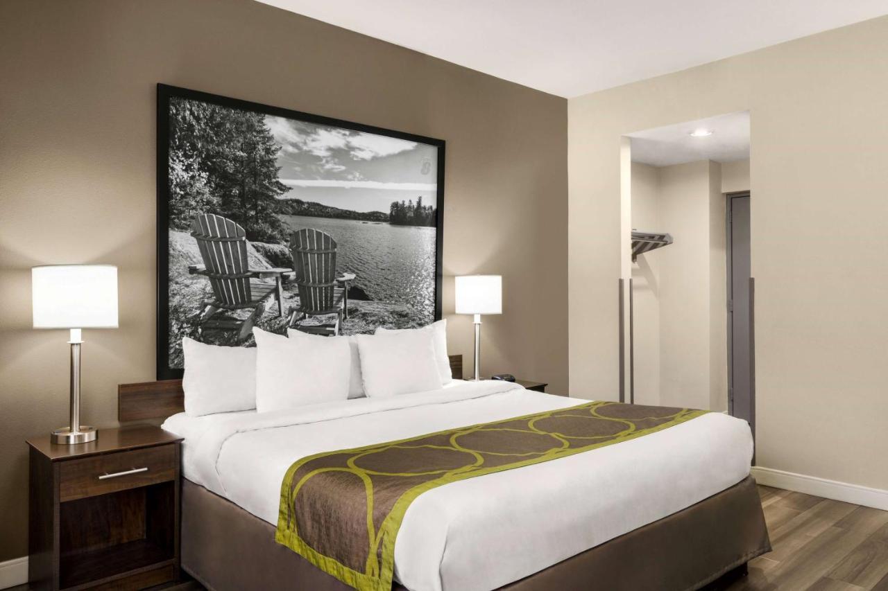 Hotel Super 8 By Wyndham Sarnia On Exterior foto