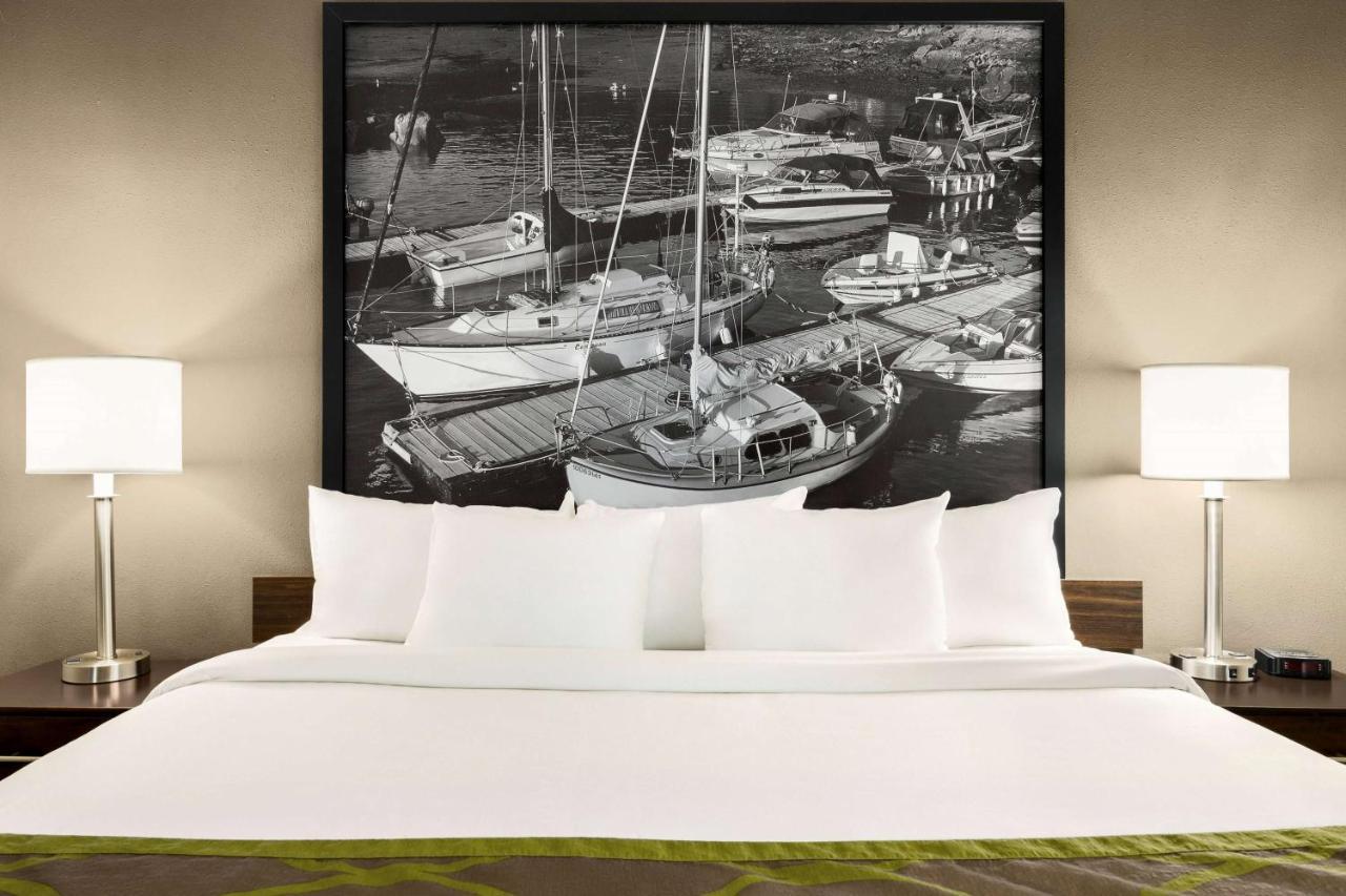 Hotel Super 8 By Wyndham Sarnia On Exterior foto