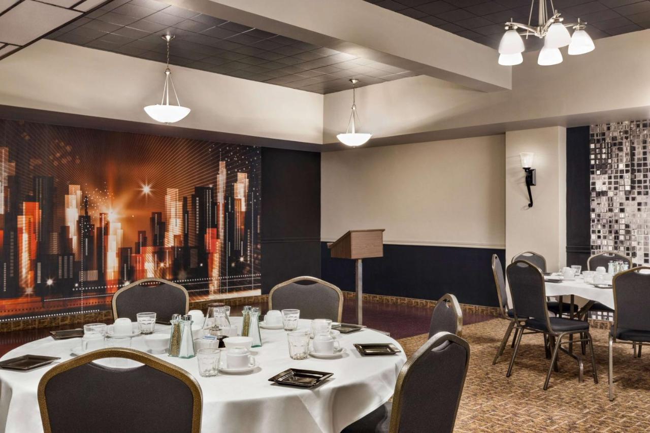 Hotel Super 8 By Wyndham Sarnia On Exterior foto