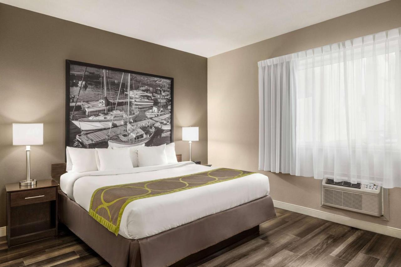 Hotel Super 8 By Wyndham Sarnia On Exterior foto