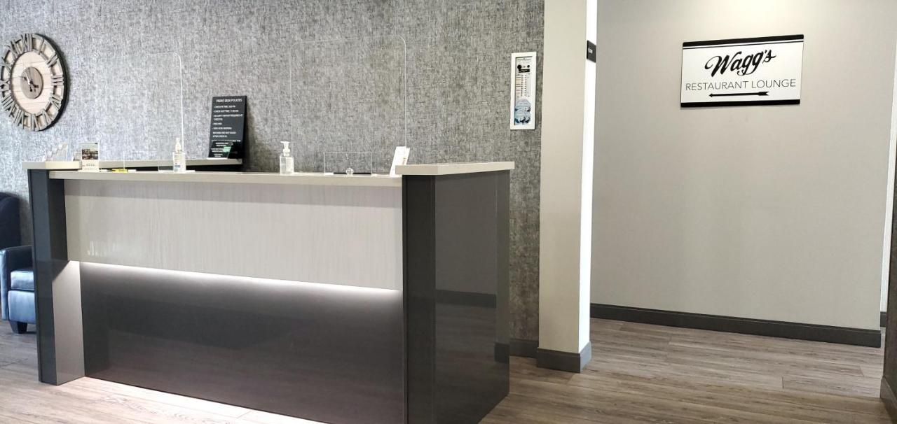 Hotel Super 8 By Wyndham Sarnia On Exterior foto